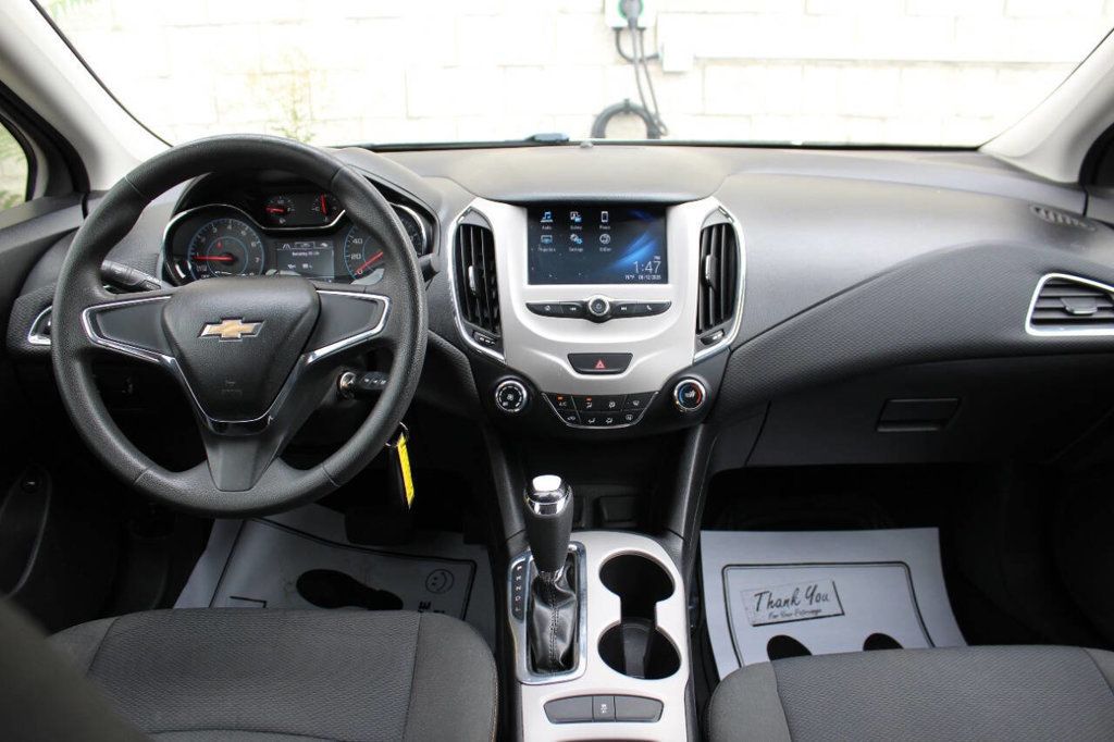 2017 Chevrolet CRUZE 4dr Sedan Automatic LS - 22899822 - 18