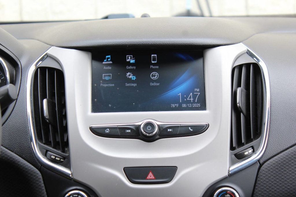 2017 Chevrolet CRUZE 4dr Sedan Automatic LS - 22899822 - 19