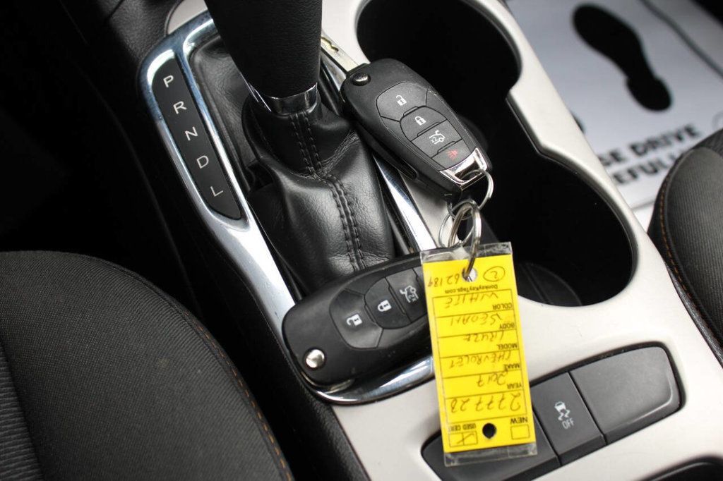 2017 Chevrolet CRUZE 4dr Sedan Automatic LS - 22899822 - 25