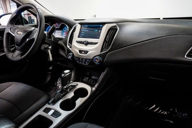 2017 Chevrolet CRUZE 4dr Sedan Automatic LS - 23013954 - 21