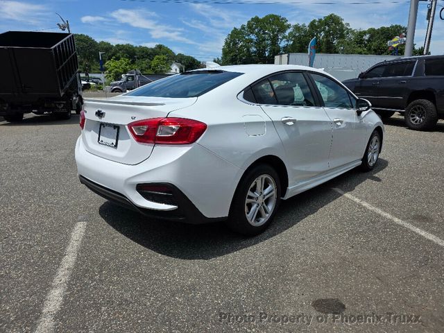 2017 Chevrolet Cruze LT Auto's photo