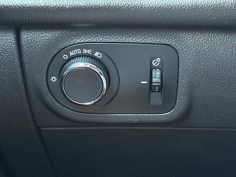 2017 Chevrolet CRUZE 4dr Sedan Automatic Premier - 22898566 - 35