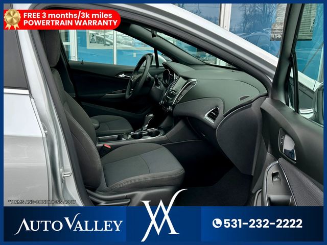 2017 Chevrolet Cruze LT Sedan 4D - 22954295 - 16