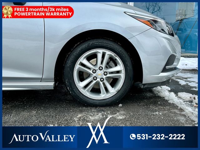 2017 Chevrolet Cruze LT Sedan 4D - 22954295 - 8