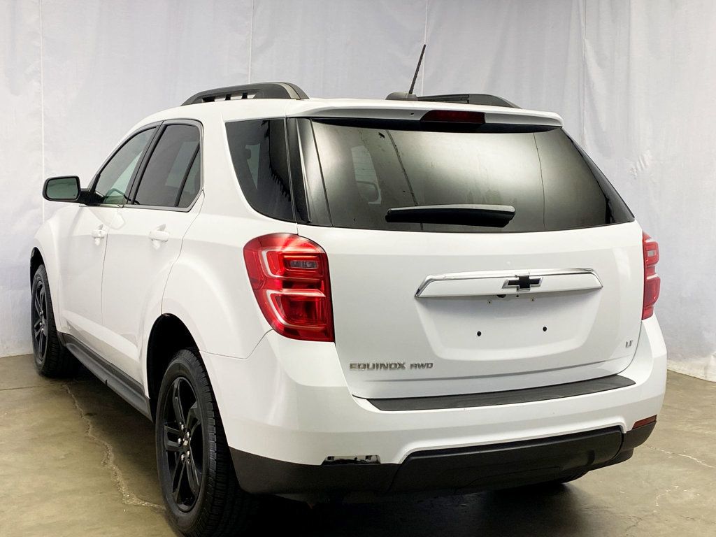 2017 Chevrolet Equinox LT photo 3