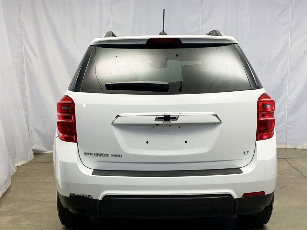 2017 Chevrolet Equinox LT photo 4