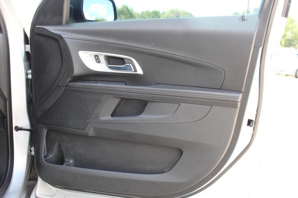 2017 Chevrolet Equinox FWD 4dr LS - 22912712 - 17