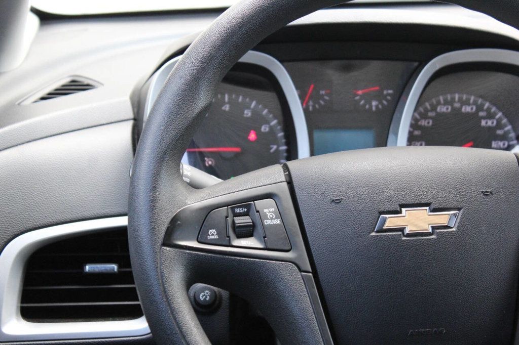 2017 Chevrolet Equinox FWD 4dr LS - 22912712 - 21