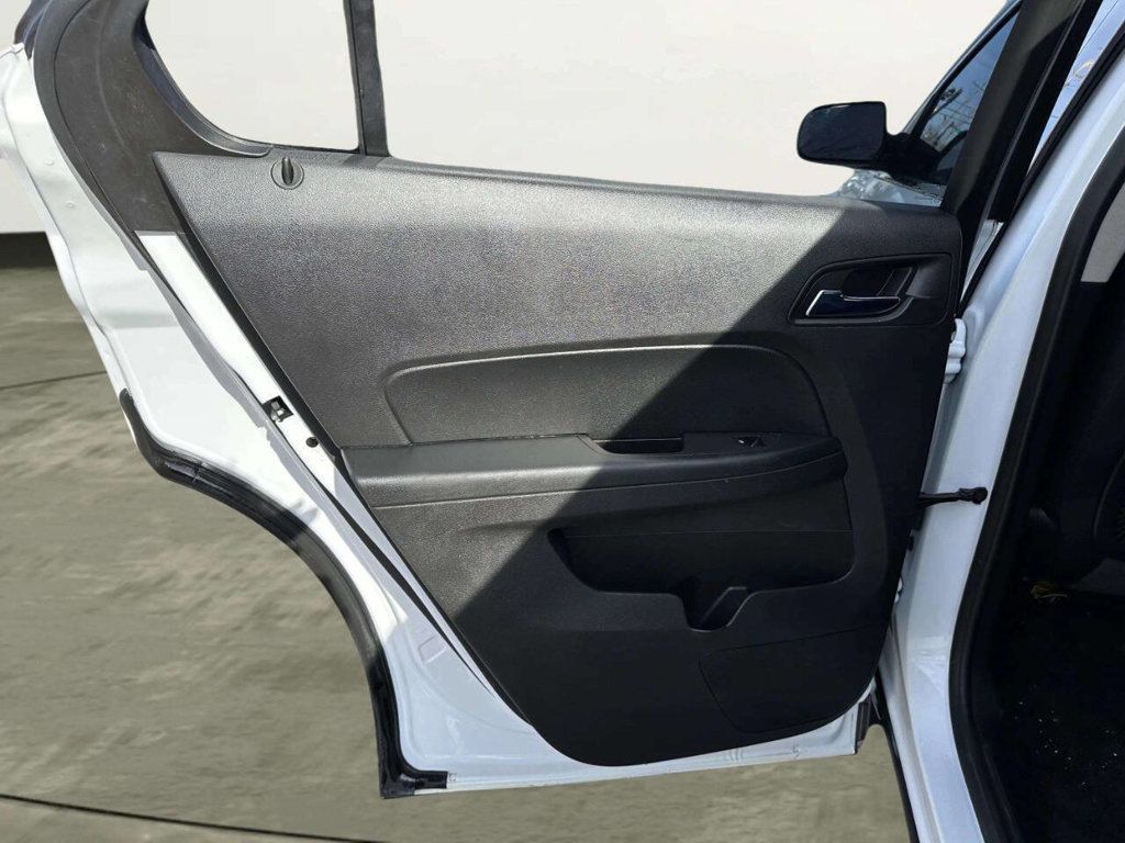 2017 Chevrolet Equinox FWD 4dr LS - 23000003 - 11