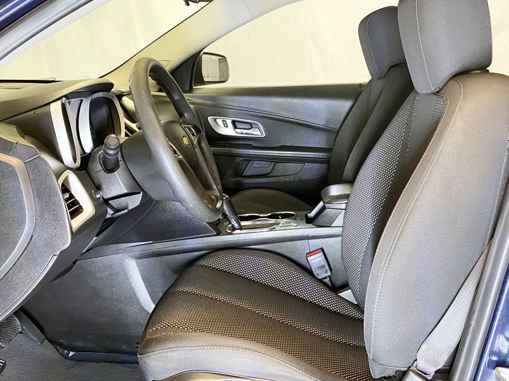 2017 Chevrolet Equinox FWD 4dr LS - 22950779 - 15