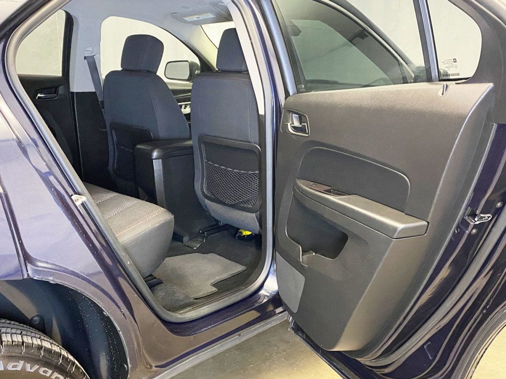 2017 Chevrolet Equinox FWD 4dr LS - 22950779 - 38