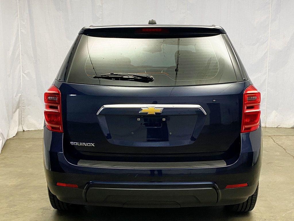 2017 Chevrolet Equinox FWD 4dr LS - 22950779 - 3
