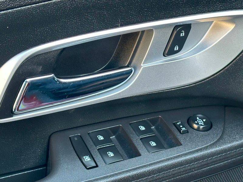 2017 Chevrolet Equinox FWD 4dr LT w/1LT - 22909638 - 13