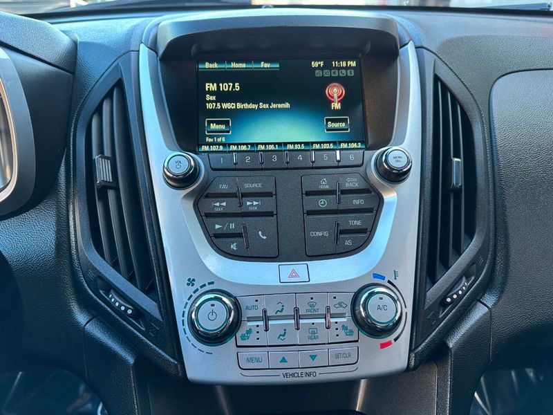 2017 Chevrolet Equinox FWD 4dr LT w/1LT - 22909638 - 36