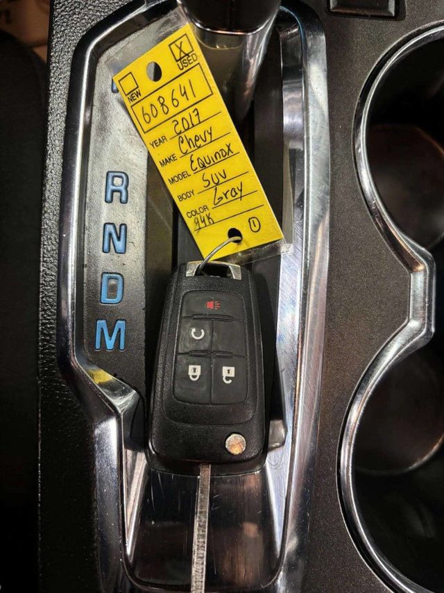 2017 Chevrolet Equinox FWD 4dr LT w/1LT - 22975799 - 34