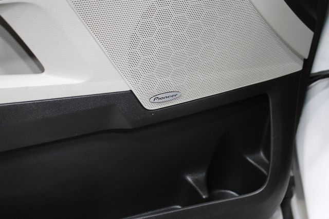 2017 Chevrolet Equinox FWD 4dr Premier - 22987405 - 36