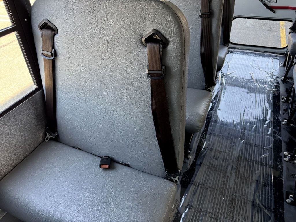 2017 Chevrolet Express 3500 Multifunction Shuttle Bus 18k Miles For Students Schools Teams Charters & Churches - 22808266 - 20