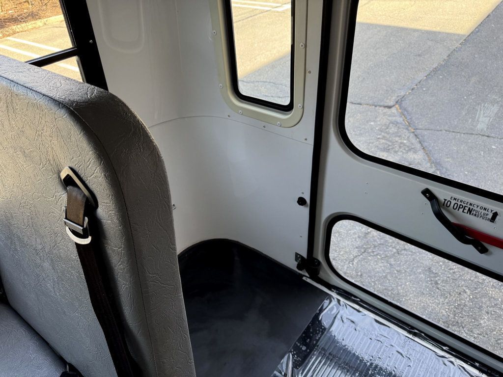2017 Chevrolet Express 3500 Multifunction Shuttle Bus 18k Miles For Students Schools Teams Charters & Churches - 22808266 - 21