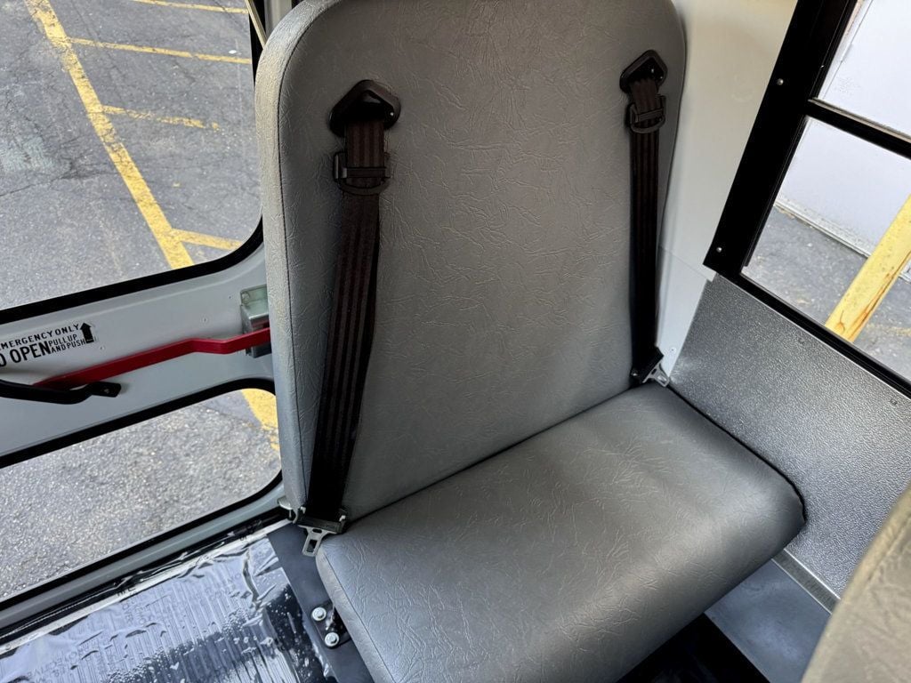 2017 Chevrolet Express 3500 Multifunction Shuttle Bus 18k Miles For Students Schools Teams Charters & Churches - 22808266 - 22