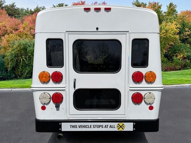 2017 Chevrolet Express 3500 Multifunction Shuttle Bus 18k Miles For Students Schools Teams Charters & Churches - 22808266 - 8