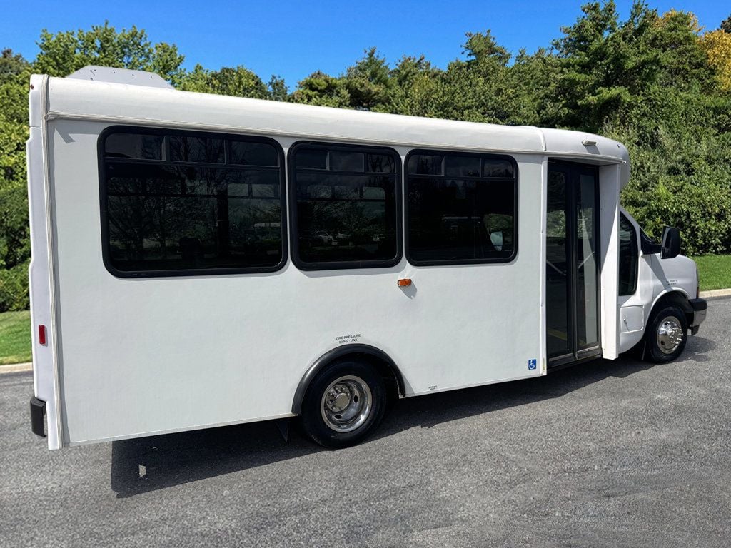 2017 Chevrolet Express 4500 Arboc Handicap-Accessible Shuttle Bus For Adults Church Seniors & Handicapped Transportation - 23002161 - 9