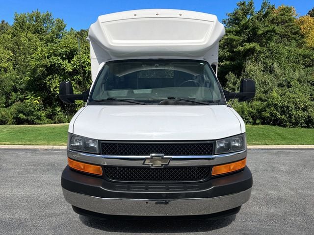 2017 Chevrolet Express 4500 Arboc Handicap-Accessible Shuttle Bus For Adults Church Seniors & Handicapped Transportation - 23002161 - 1
