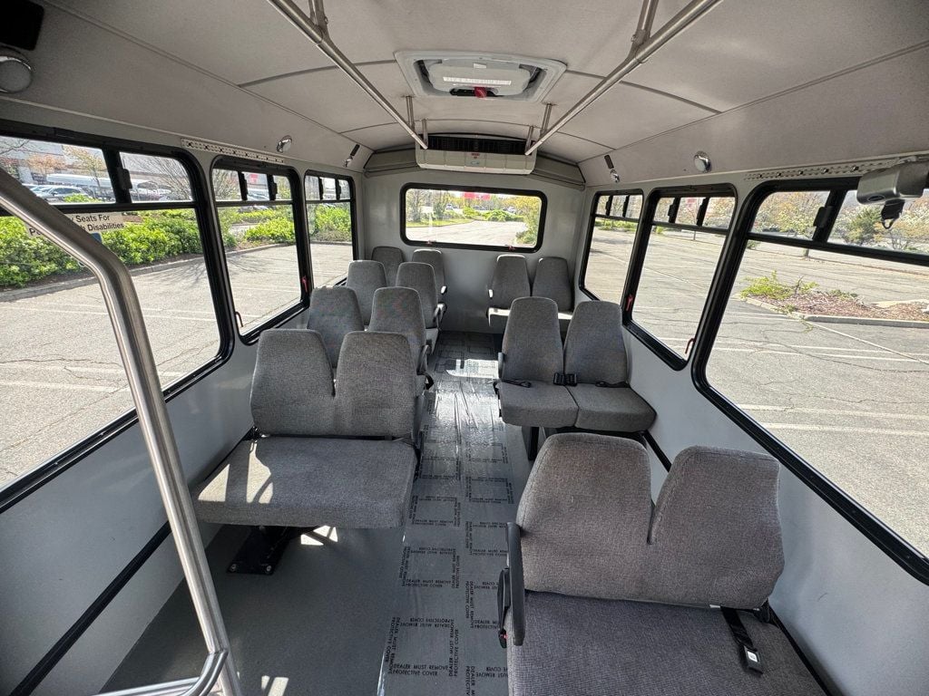 2017 Chevrolet Express 4500 Arboc Handicap-Accessible Shuttle Bus For Adults Church Seniors & Handicapped Transportation - 23002161 - 22