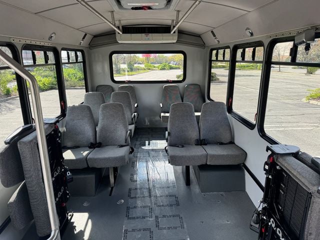 2017 Chevrolet Express 4500 Arboc Handicap-Accessible Shuttle Bus For Adults Church Seniors & Handicapped Transportation - 23002161 - 23