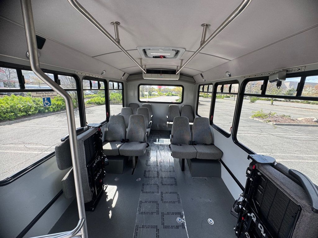 2017 Chevrolet Express 4500 Arboc Handicap-Accessible Shuttle Bus For Adults Church Seniors & Handicapped Transportation - 23002161 - 25