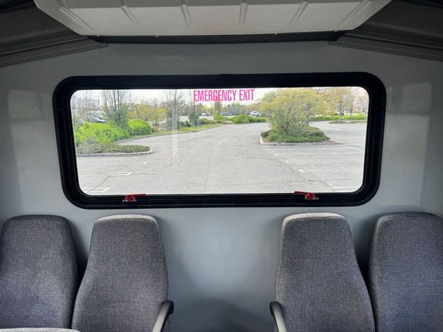 2017 Chevrolet Express 4500 Arboc Handicap-Accessible Shuttle Bus For Adults Church Seniors & Handicapped Transportation - 23002161 - 40