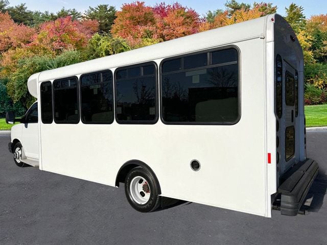 2017 Chevrolet Express 4500 Arboc Non-CDL Wheelchair Shuttle Bus For Seniors Paratransit Adult Daycare Handicapped - 22773889 - 11