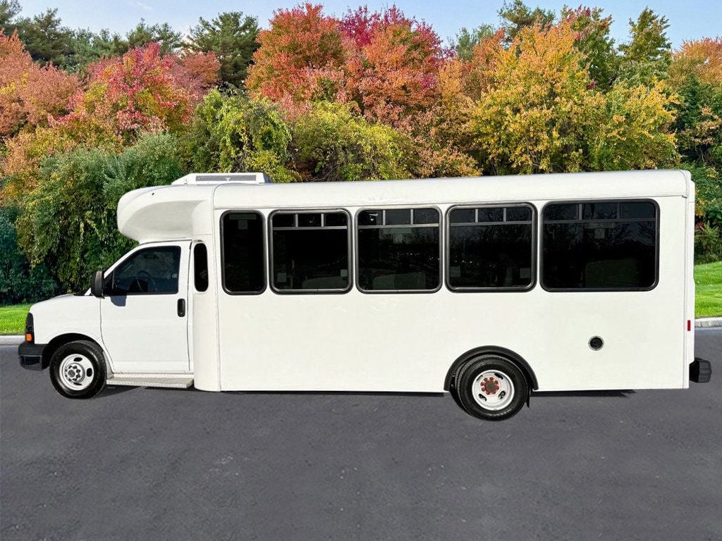 2017 Chevrolet Express 4500 Arboc Non-CDL Wheelchair Shuttle Bus For Seniors Paratransit Adult Daycare Handicapped - 22773889 - 12