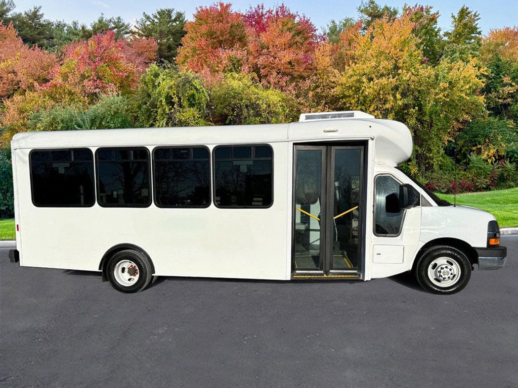 2017 Chevrolet Express 4500 Arboc Non-CDL Wheelchair Shuttle Bus For Seniors Paratransit Adult Daycare Handicapped - 22773889 - 1