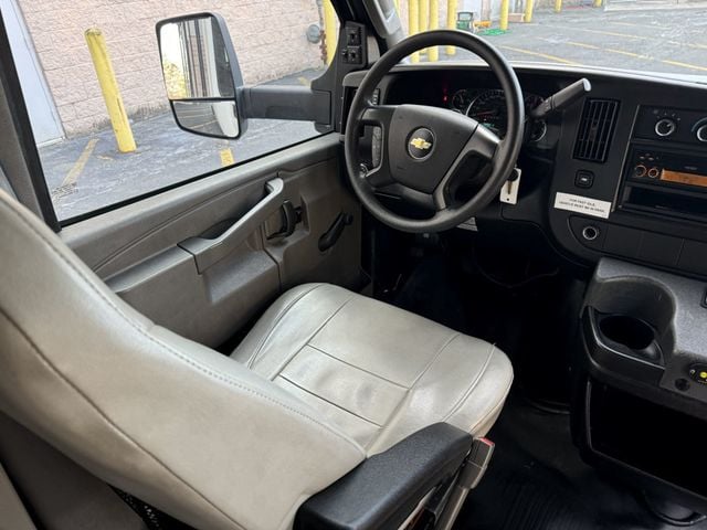 2017 Chevrolet Express 4500 Arboc Non-CDL Wheelchair Shuttle Bus For Seniors Paratransit Adult Daycare Handicapped - 22773889 - 20