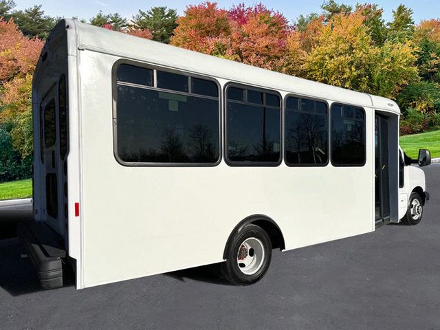 2017 Chevrolet Express 4500 Arboc Non-CDL Wheelchair Shuttle Bus For Seniors Paratransit Adult Daycare Handicapped - 22773889 - 4