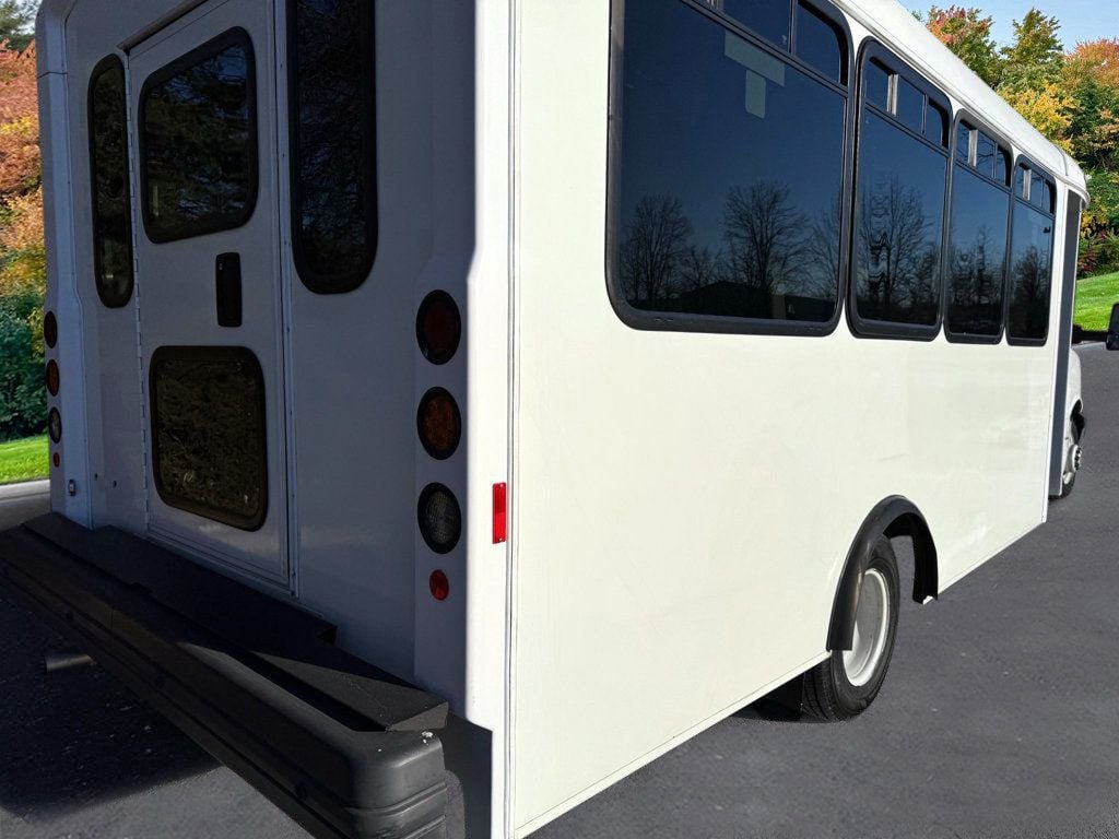 2017 Chevrolet Express 4500 Arboc Non-CDL Wheelchair Shuttle Bus For Seniors Paratransit Adult Daycare Handicapped - 22773889 - 7