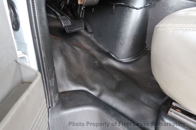 2017 Chevrolet Express Cargo Van Express 3500 Cargo Van 135" - 22984024 - 11