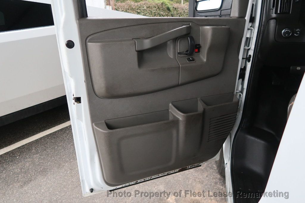 2017 Chevrolet Express Cargo Van Express 3500 Cargo Van 135" - 22984024 - 12