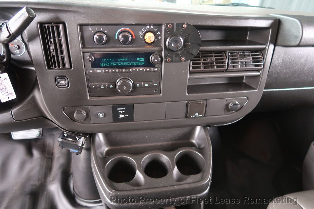 2017 Chevrolet Express Cargo Van Express 3500 Cargo Van 135" - 22984024 - 26