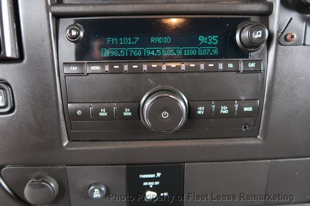 2017 Chevrolet Express Cargo Van Express 3500 Cargo Van 135" - 22984024 - 27