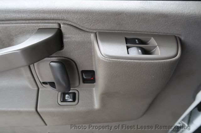 2017 Chevrolet Express Cargo Van Express 3500 Cargo Van 135" - 22984024 - 31