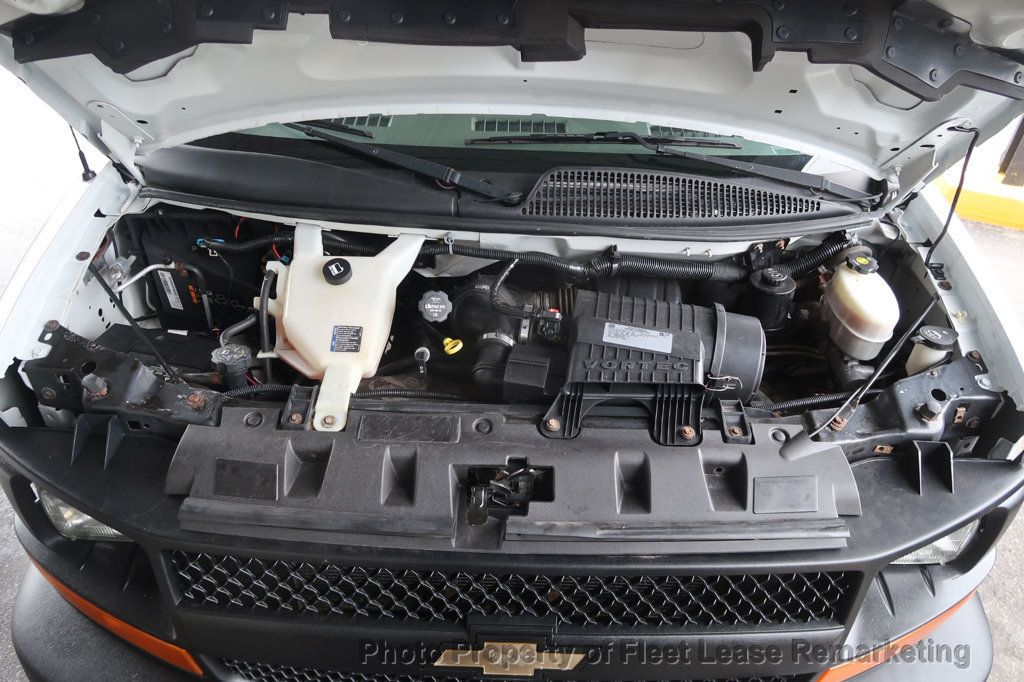 2017 Chevrolet Express Cargo Van Express 3500 Cargo Van 135" - 22984024 - 34