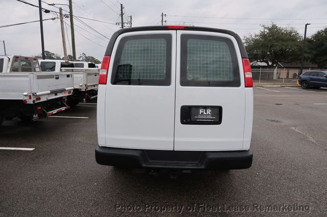 2017 Chevrolet Express Cargo Van Express 3500 Cargo Van 135" - 22984024 - 3