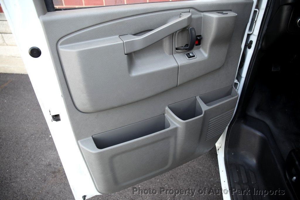 2017 Chevrolet Express Cargo Van 2500 photo 33