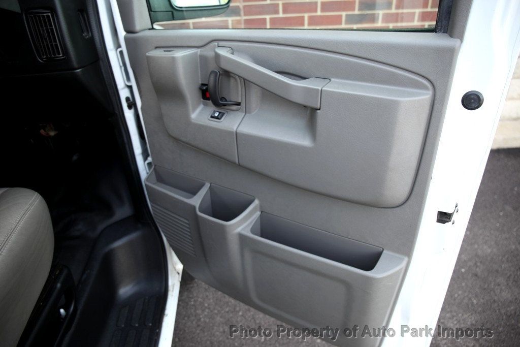 2017 Chevrolet Express Cargo Van 2500 photo 34