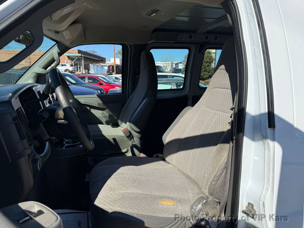 2017 Chevrolet Express Cargo Van RWD 2500 135" - 22973149 - 13