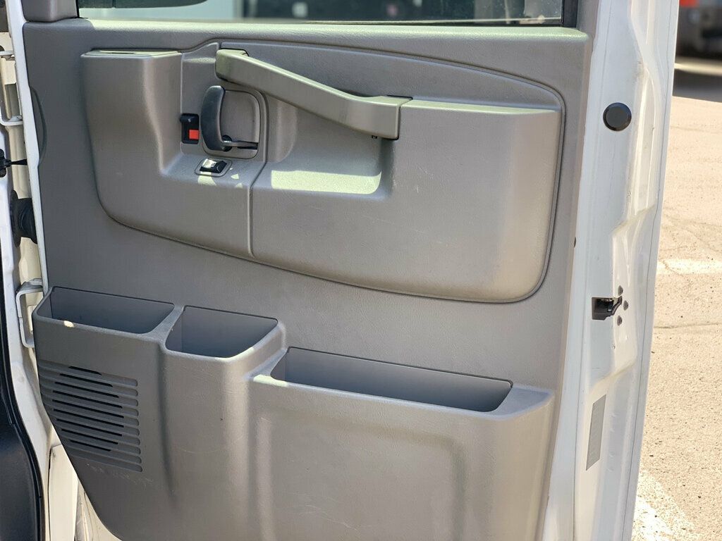 2017 Chevrolet Express Cargo Van RWD 2500 135" - 23072715 - 13