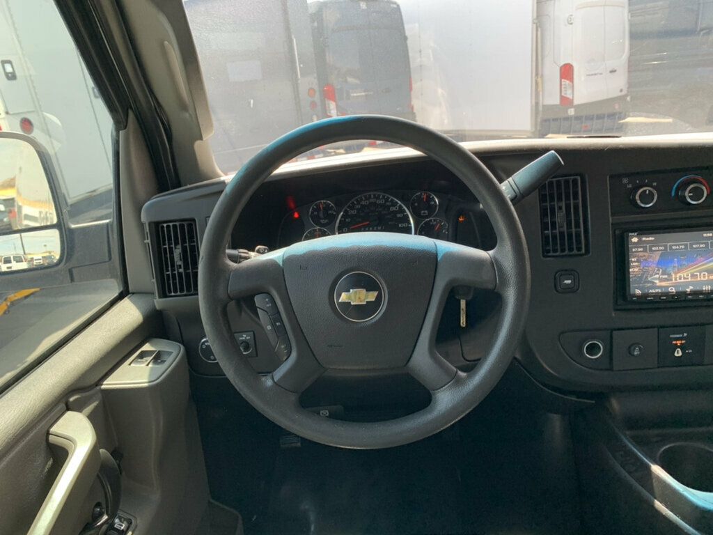 2017 Chevrolet Express Cargo Van RWD 2500 135" - 23072715 - 31
