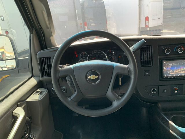 2017 Chevrolet Express Cargo Van RWD 2500 135" - 23072715 - 31
