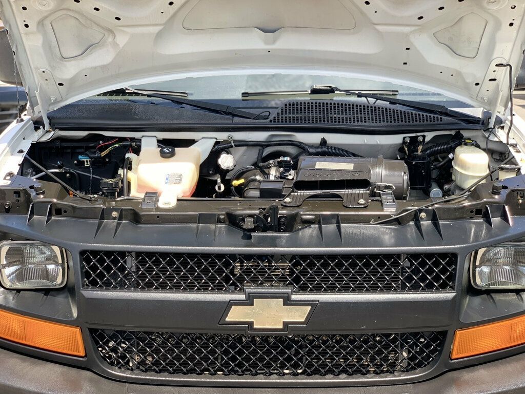 2017 Chevrolet Express Cargo Van RWD 2500 135" - 23072715 - 34